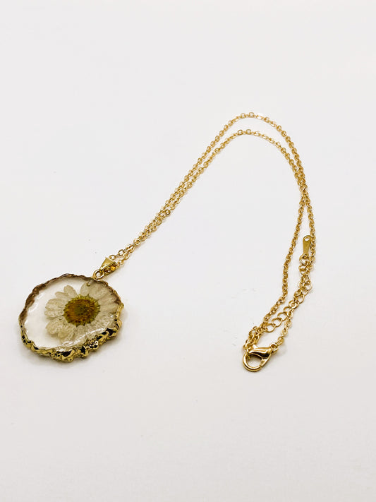 Dainty White Flower Necklace